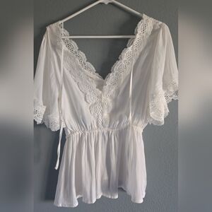 Mustard Seed White Lace Trim Blouse Small. Excellent Condition